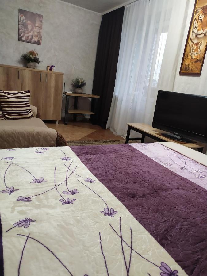 Apartment on Sobornaya 58 Khmelʼnytsʼkyy Bagian luar foto