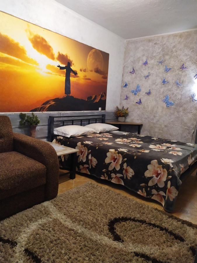 Apartment on Sobornaya 58 Khmelʼnytsʼkyy Bagian luar foto