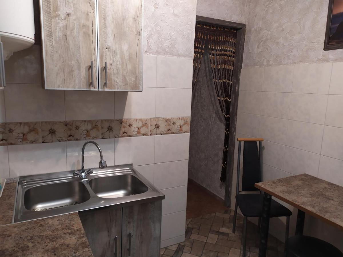 Apartment on Sobornaya 58 Khmelʼnytsʼkyy Bagian luar foto
