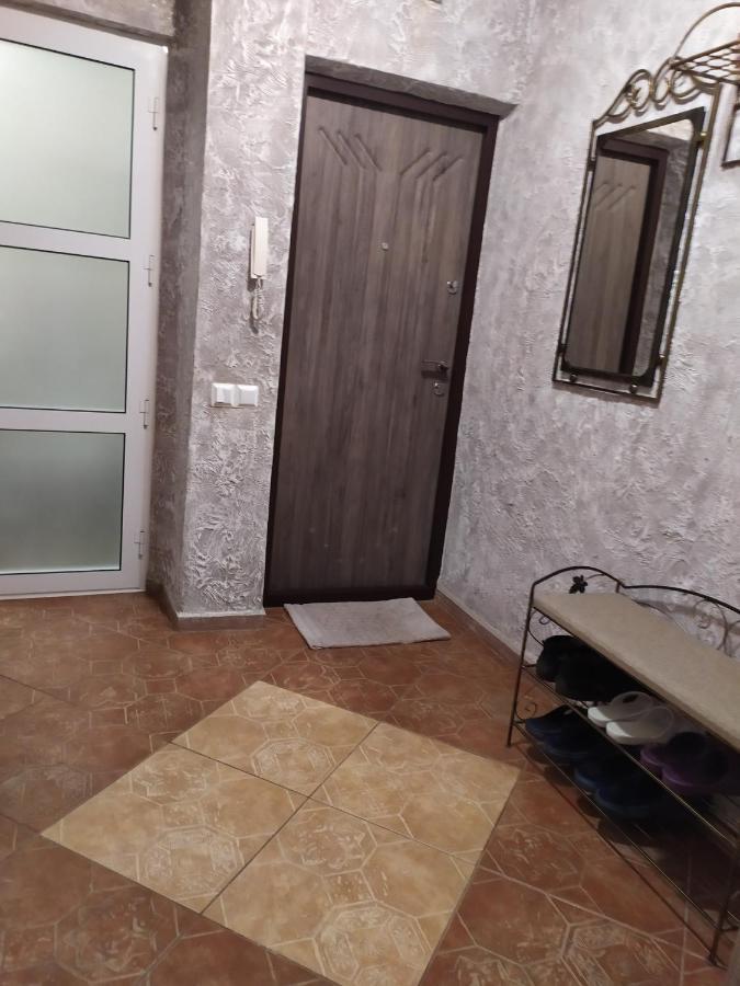 Apartment on Sobornaya 58 Khmelʼnytsʼkyy Bagian luar foto