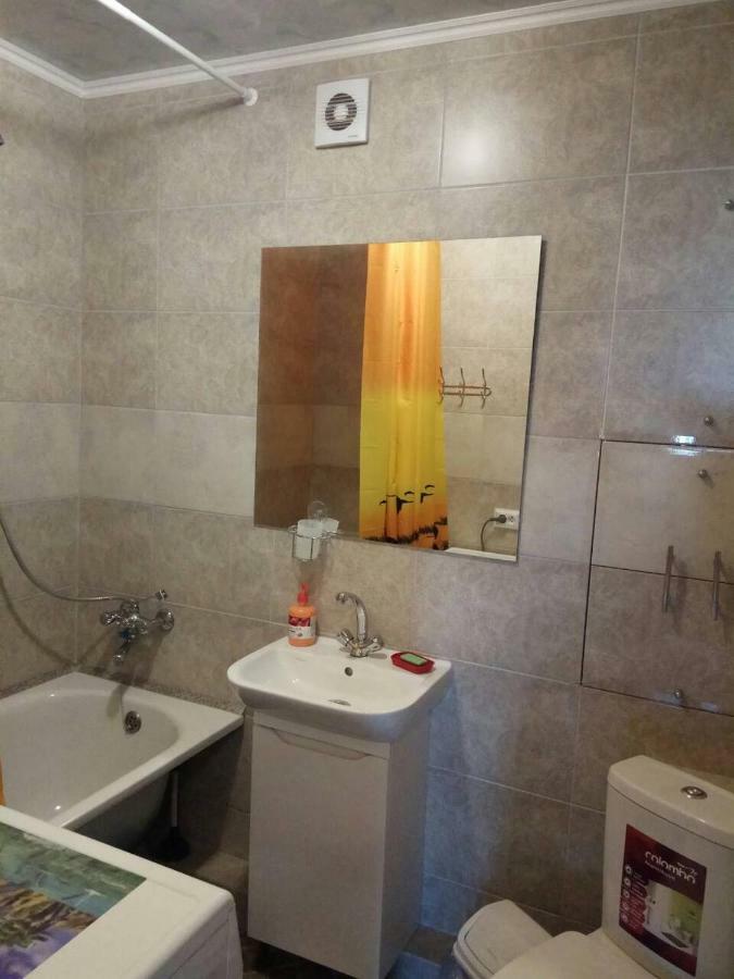 Apartment on Sobornaya 58 Khmelʼnytsʼkyy Bagian luar foto