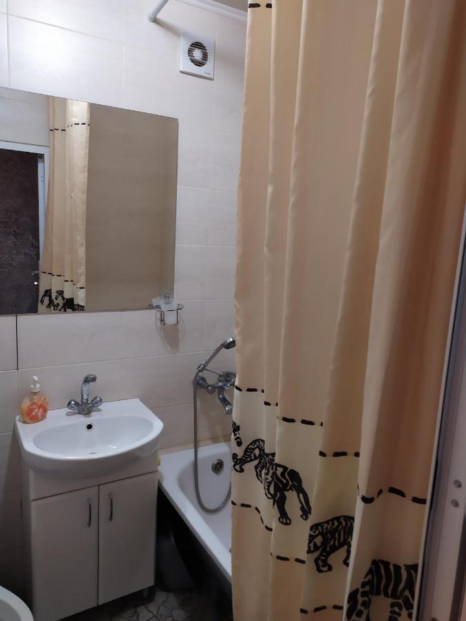 Apartment on Sobornaya 58 Khmelʼnytsʼkyy Bagian luar foto